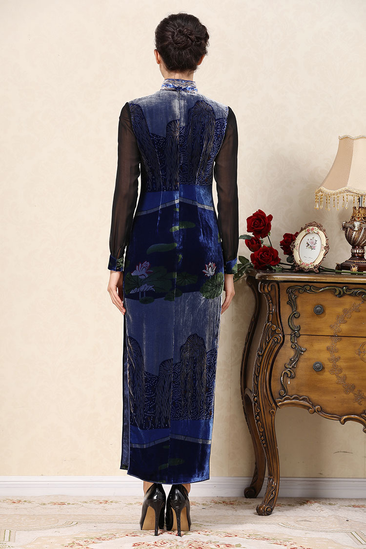 Blue velvet cheongsam dress with crane pattern