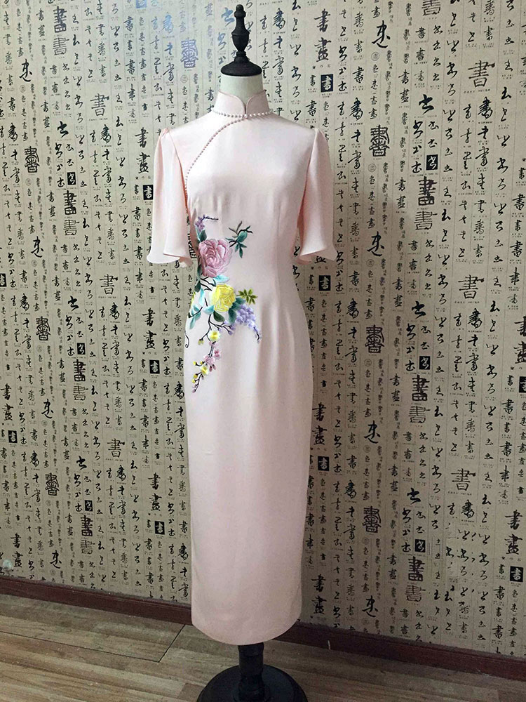 Pink silk cheongsam drss with embroidery