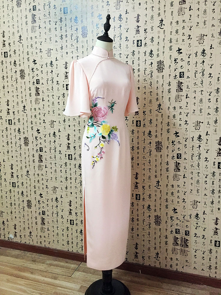 Pink silk cheongsam drss with embroidery