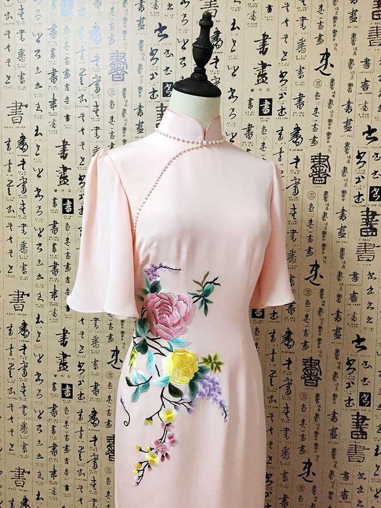 Pink silk cheongsam drss with embroidery Pink silk cheongsam drss with embroidery