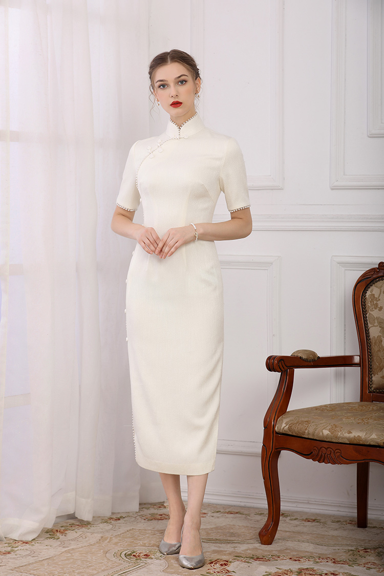 White thick satin cheongsam with Pearls