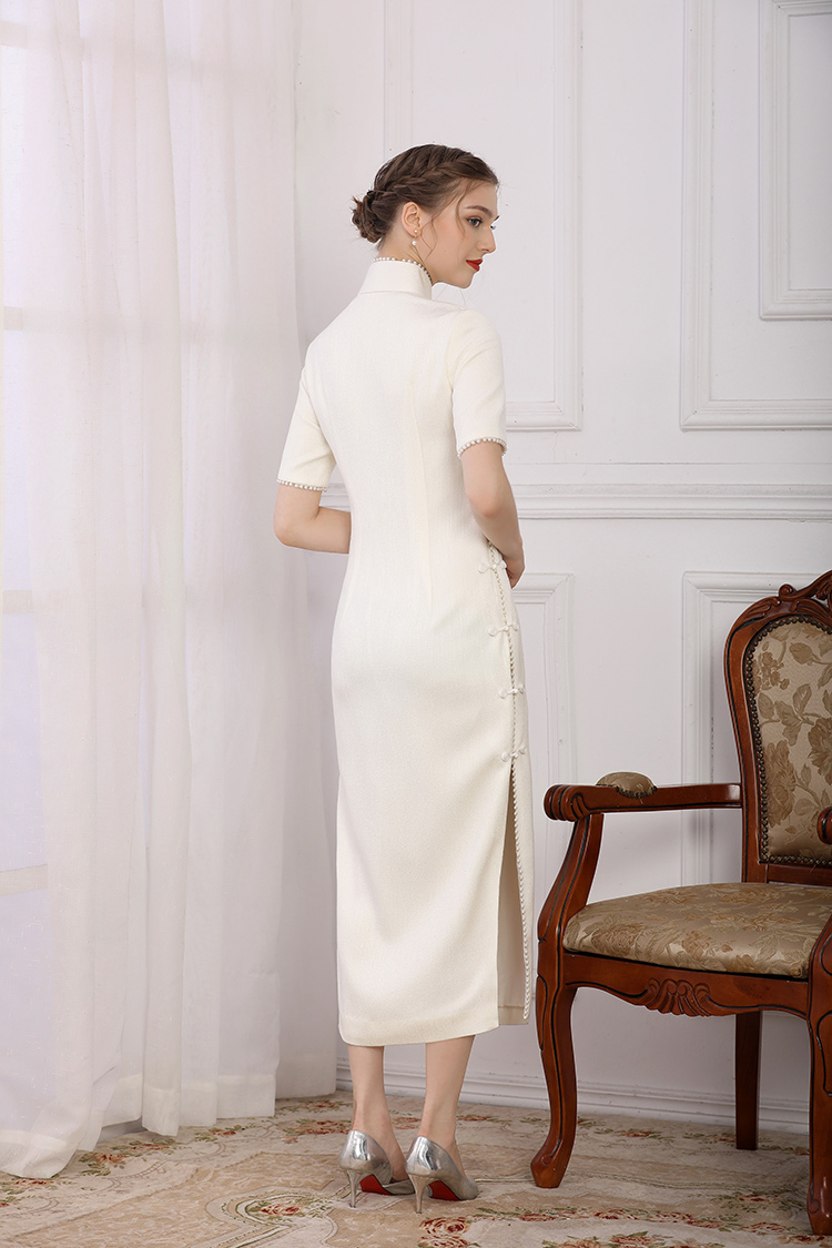 White thick satin cheongsam with Pearls