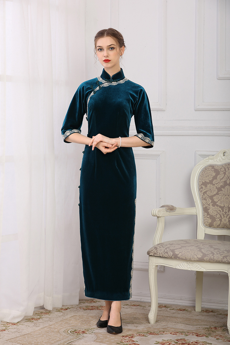 Velvet long cheongsam with lace piping