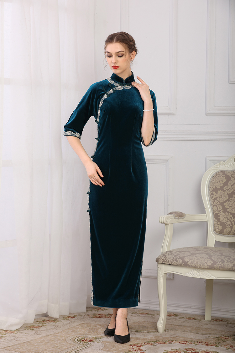 Velvet long cheongsam with lace piping