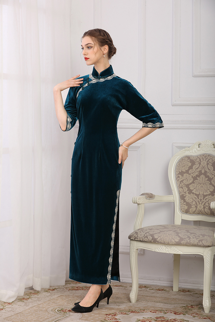 Velvet long cheongsam with lace piping