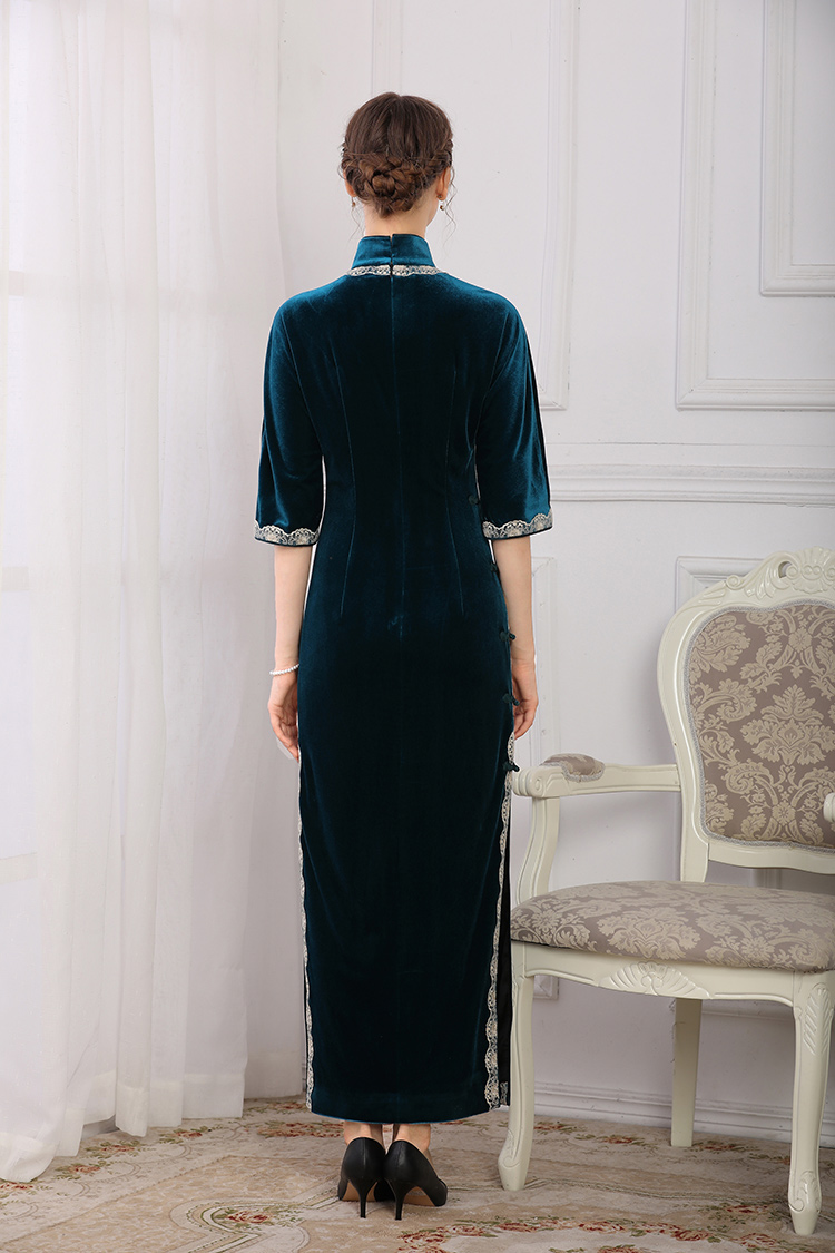 Velvet long cheongsam with lace piping