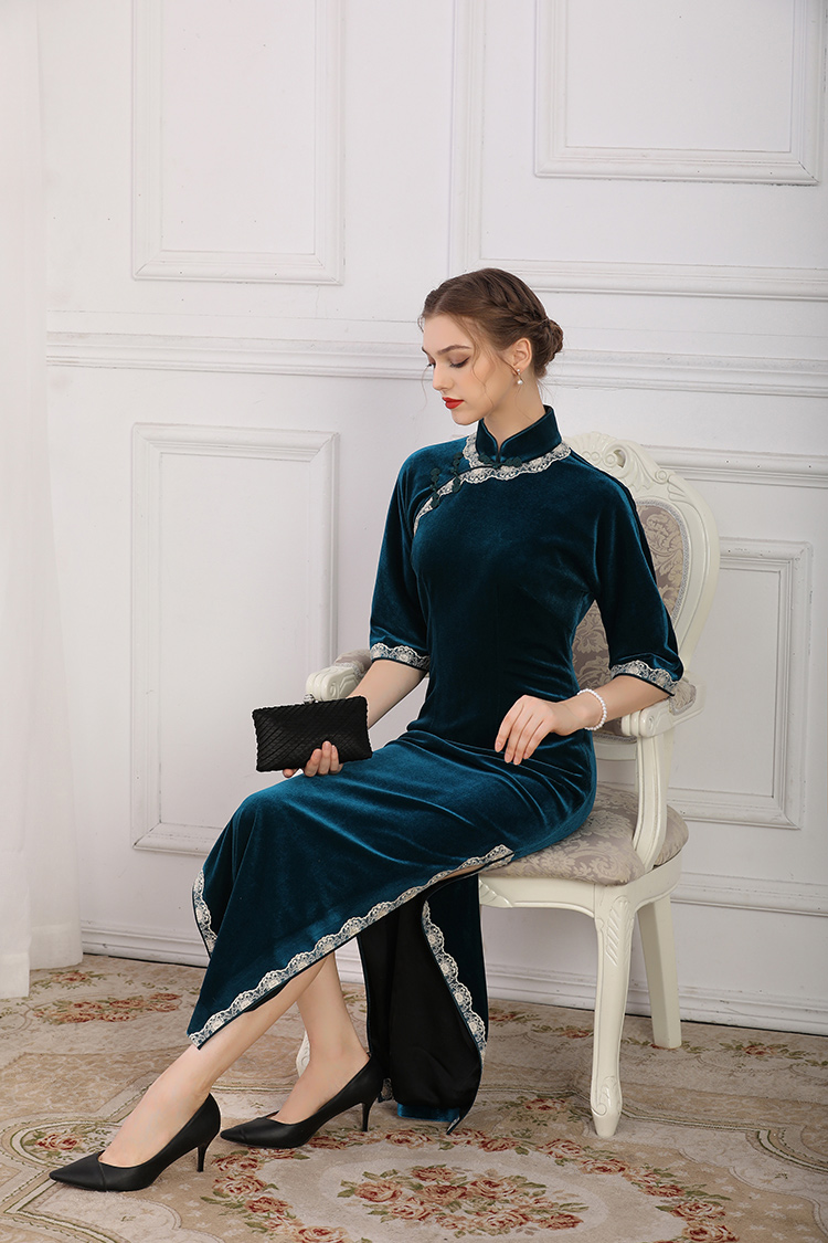 Velvet long cheongsam with lace piping Velvet long cheongsam with lace piping