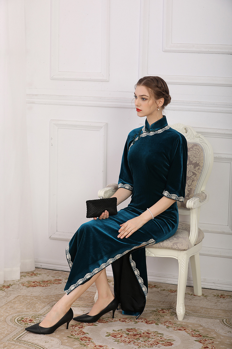 Velvet long cheongsam with lace piping