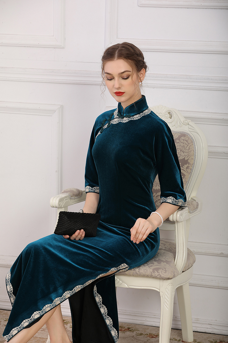 Velvet long cheongsam with lace piping