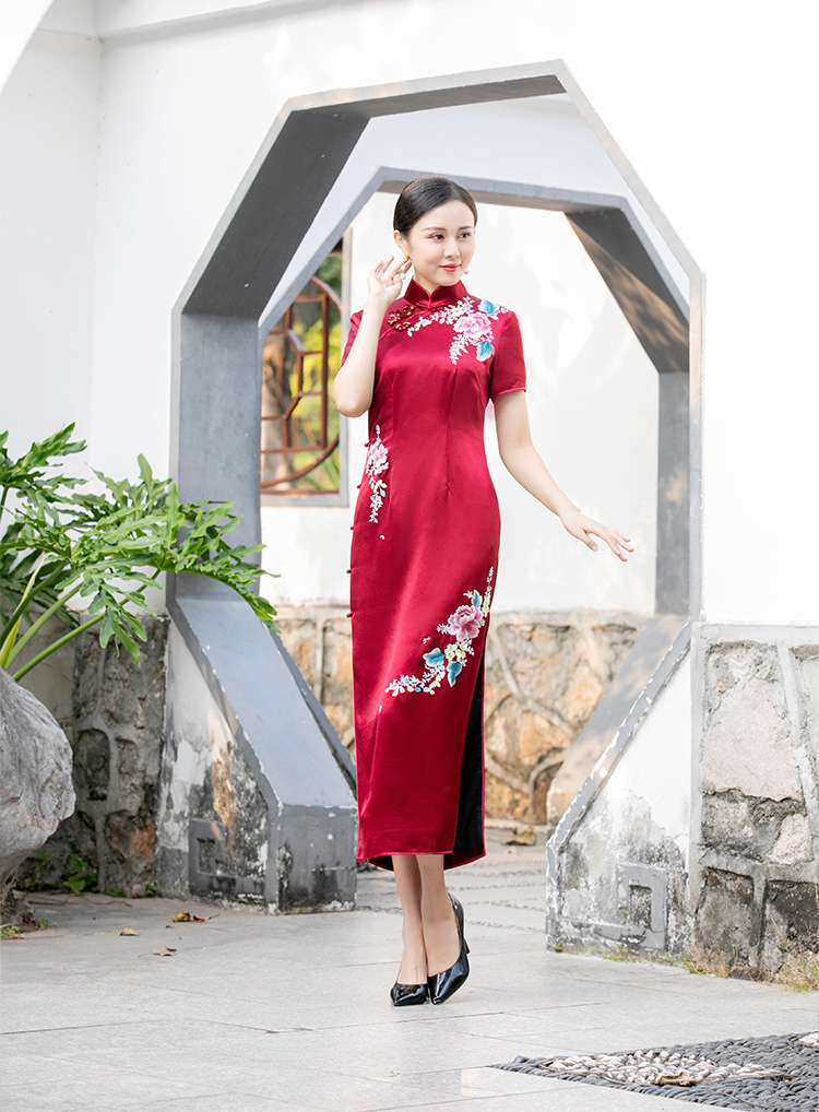 Mom wine red cheongsam dress with embroidery