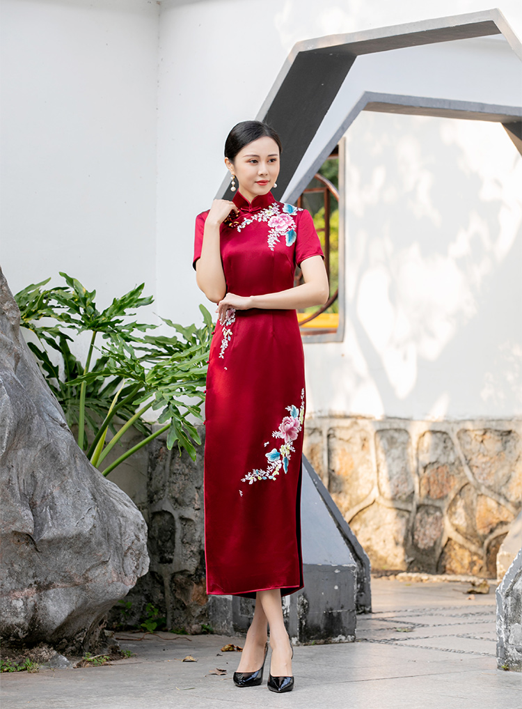 Mom wine red cheongsam dress with embroidery