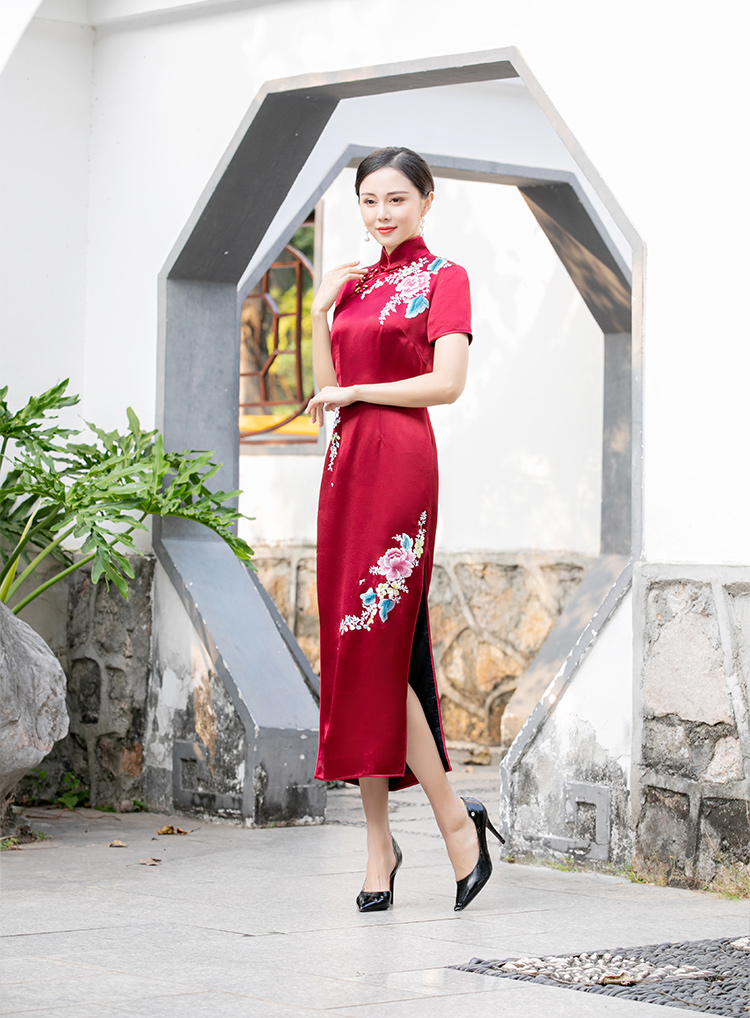 Mom wine red cheongsam dress with embroidery