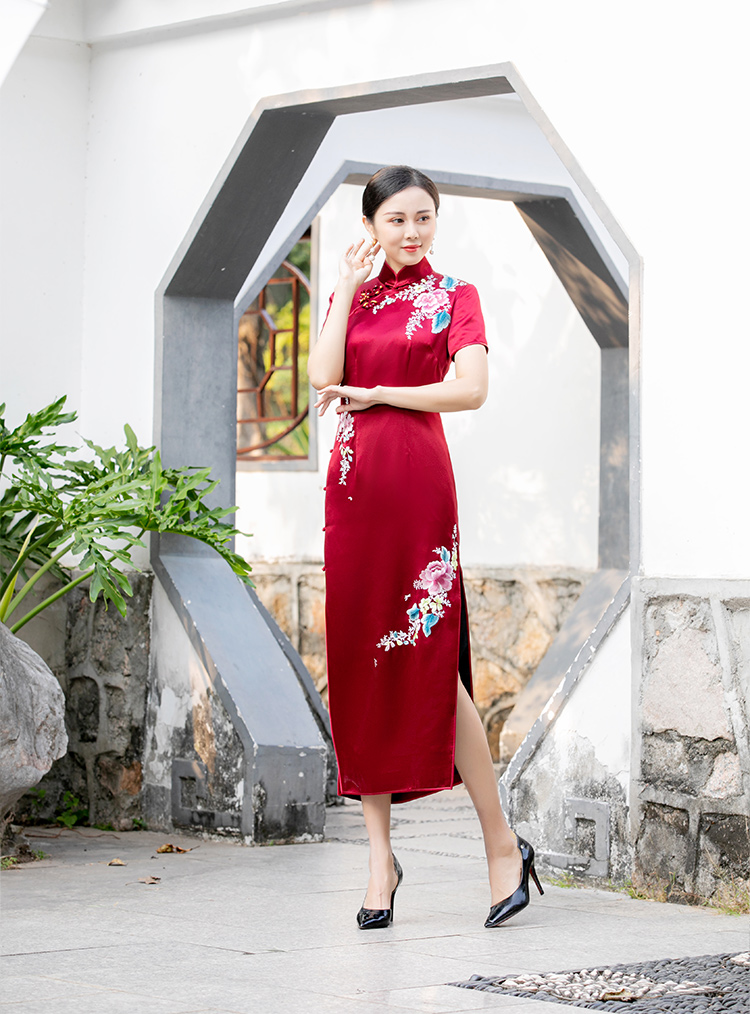 Mom wine red cheongsam dress with embroidery