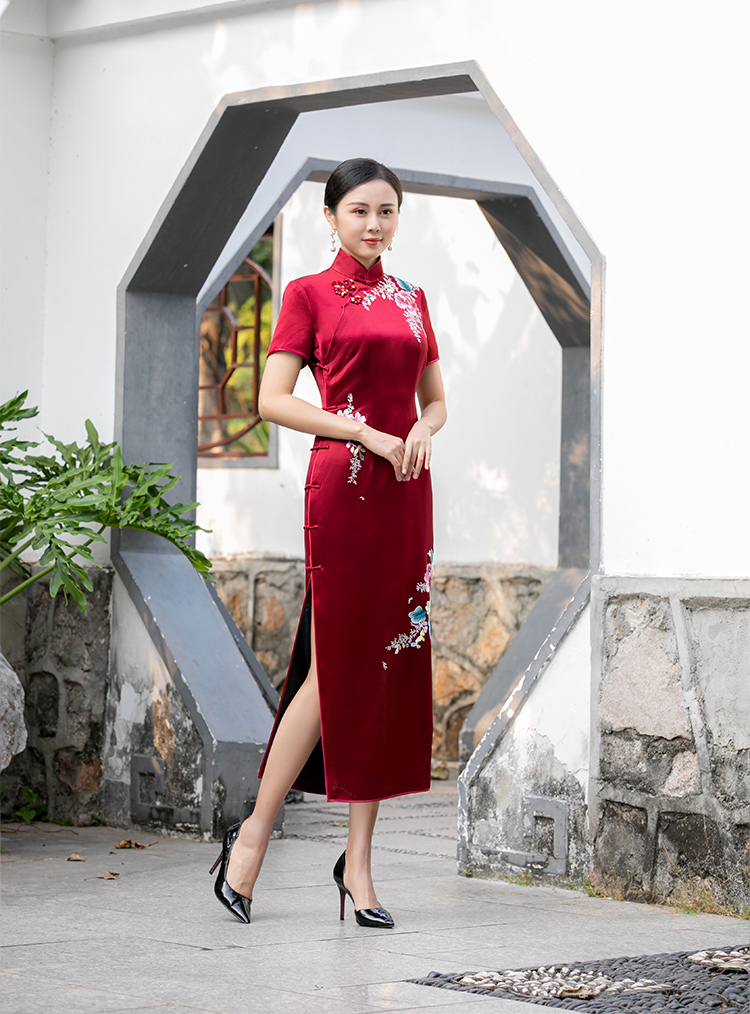 Mom wine red cheongsam dress with embroidery