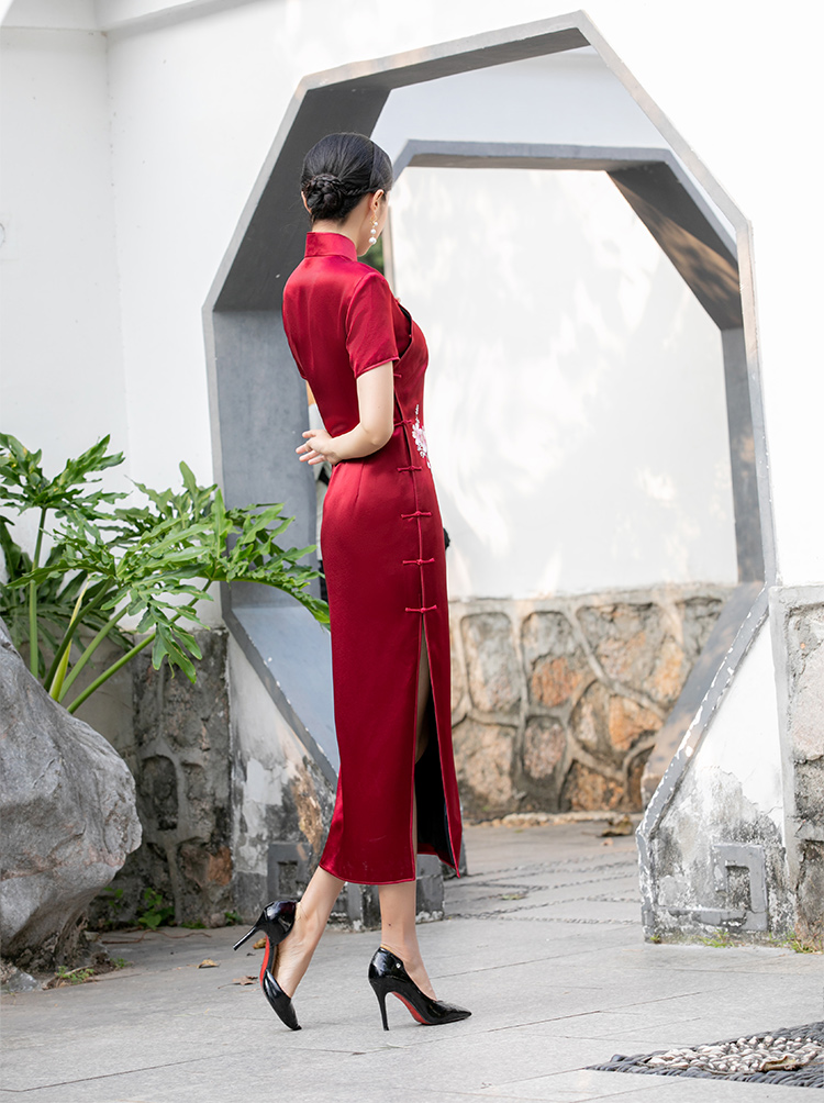 Mom wine red cheongsam dress with embroidery