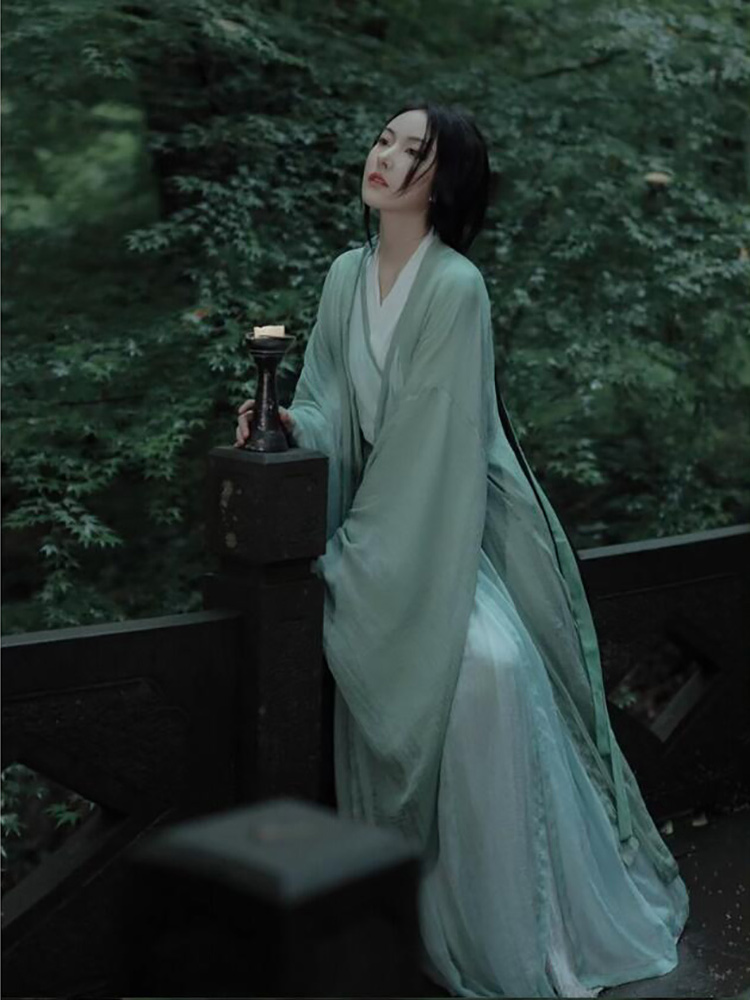 The light mint green Hanfu clothing The light mint green Hanfu clothing