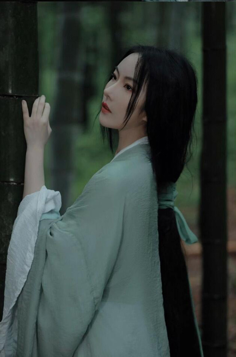 The light mint green Hanfu clothing The light mint green Hanfu clothing