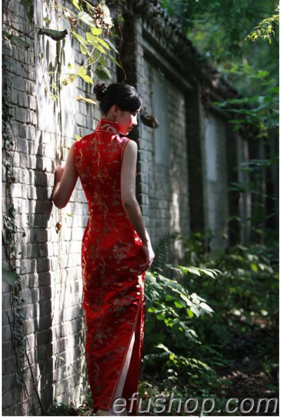 Chinese Style Qun Kwa Embroidery Dragon Phoenix With Rhinestone Wedding Qua  - OneSimpleGown.com