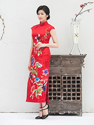 Chinese wedding flowers red qipao